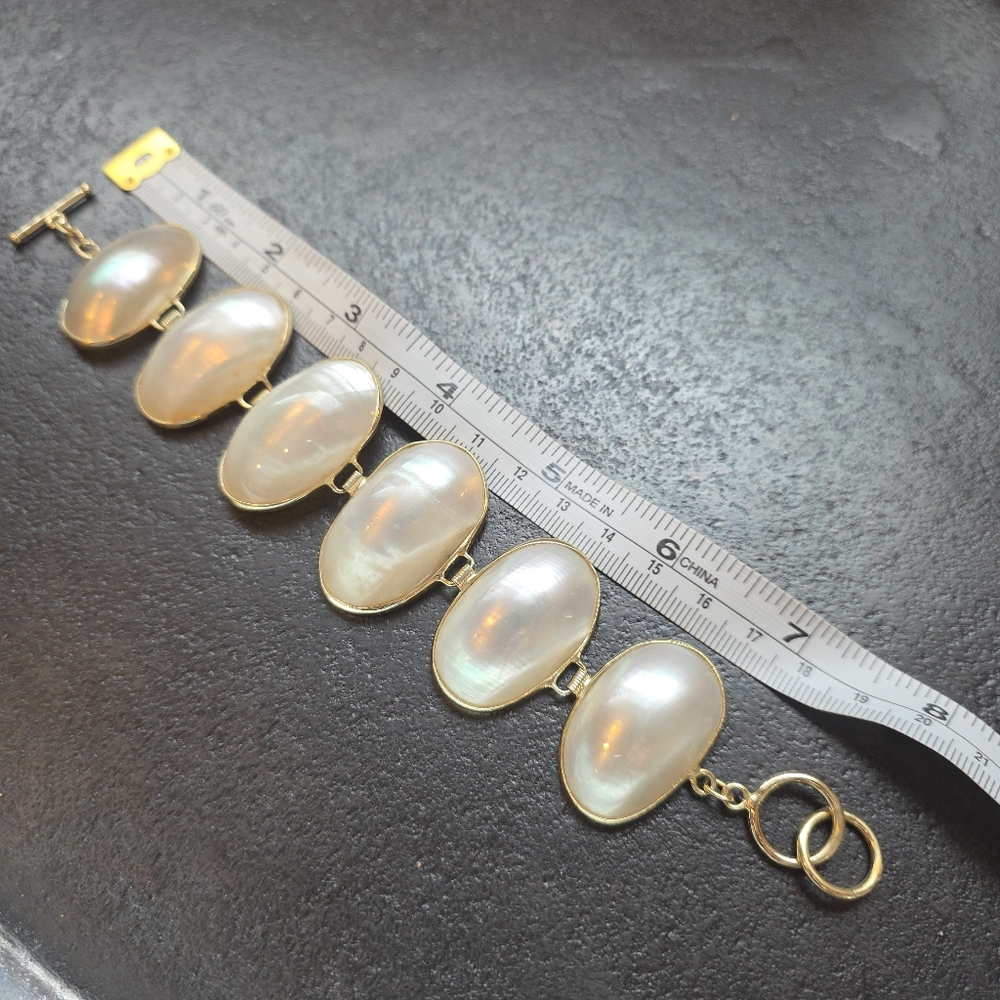 Vintage Mother of Pearl Gold Tone Link Bracelet - Picture 6 of 8
